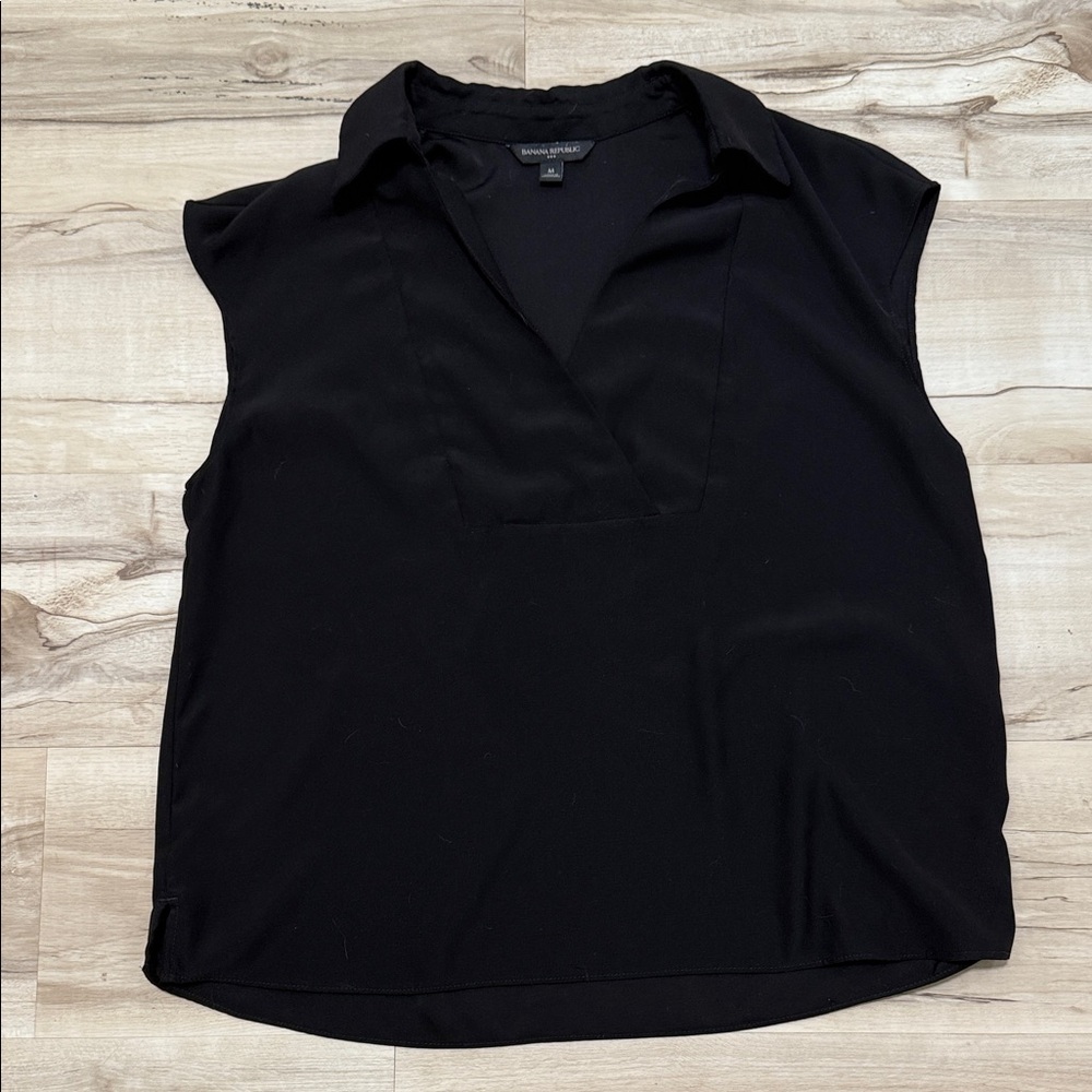 Banana Republic Women's Black Sleeveless Top